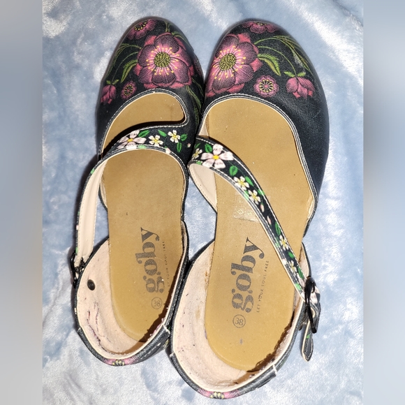 🌸 Goby Black Pink Print Handpainted Vegan Shoes Maryjanes Size 38 Worn Twice - Picture 1 of 7